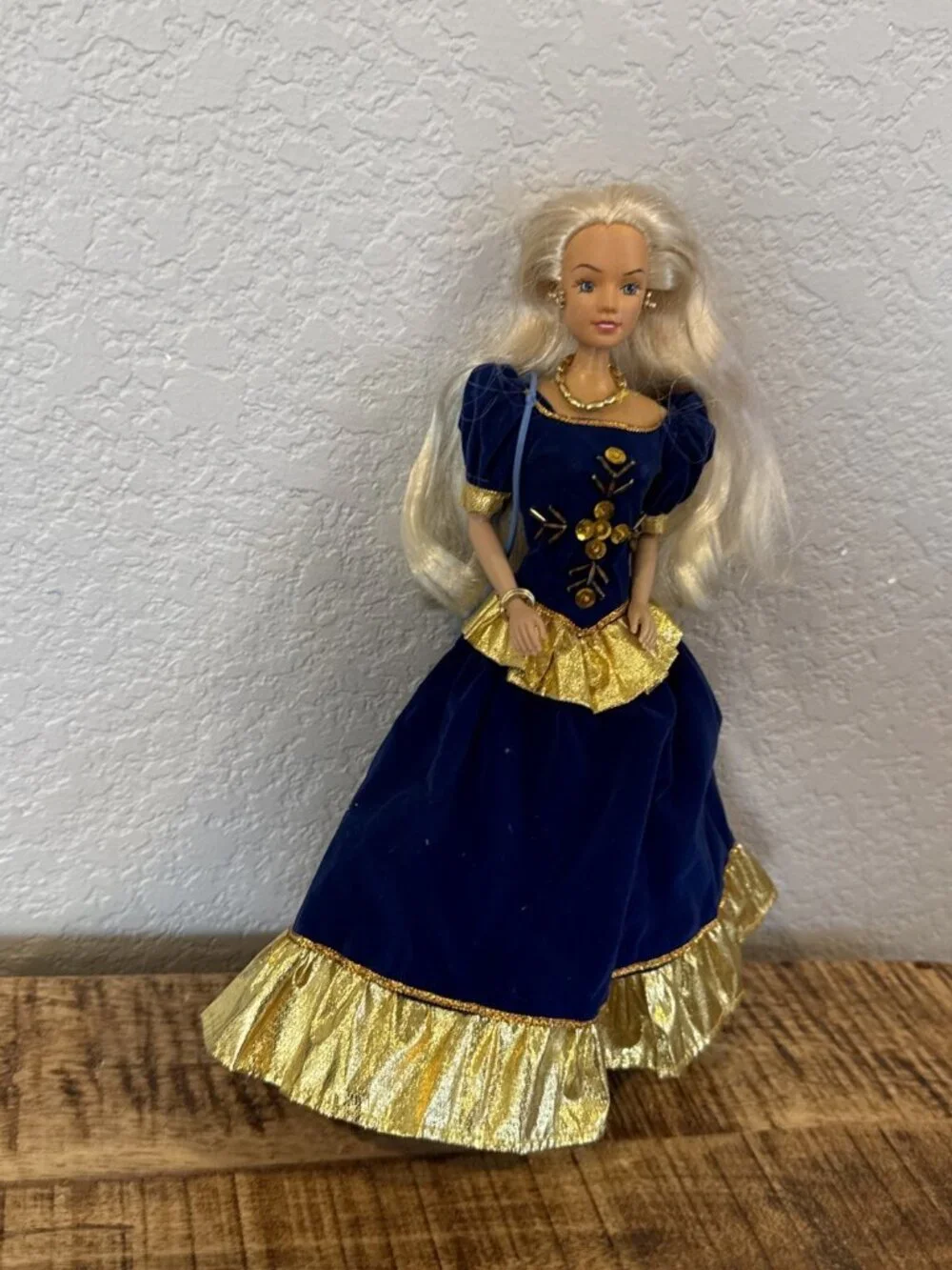 Holiday Kelsey Special Edition Doll 1996 Blonde Blue Gown Kid Kore Fashion Doll